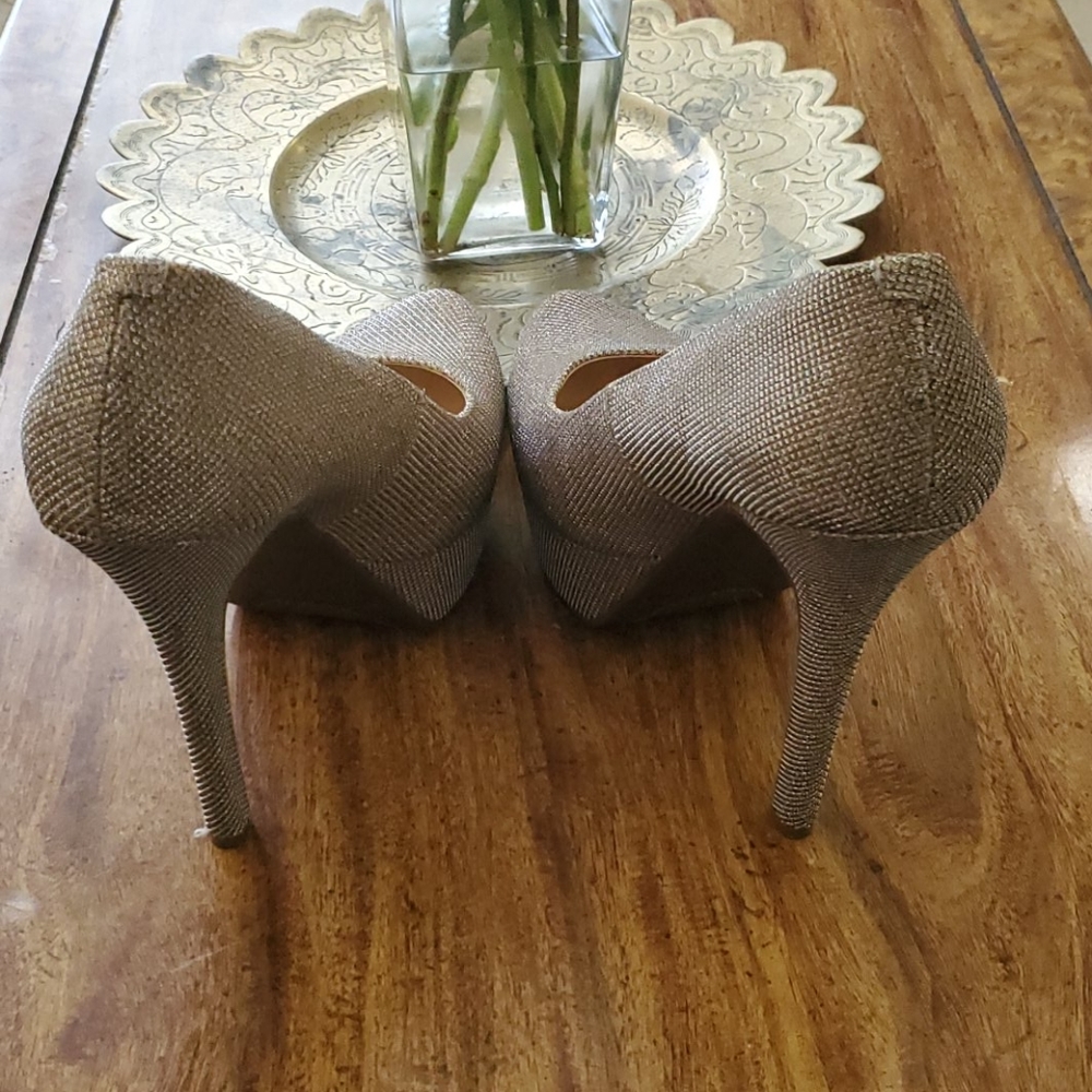 Jessica Simpson Pumps - Picture 2 of 5